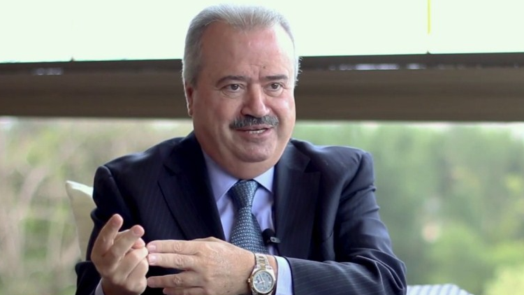 وزير المال يبحث تنشيط القطاع الصناعي واستثمار أملاك الدولة والريجي تسلم الخزينة ١١٤ مليون دولار