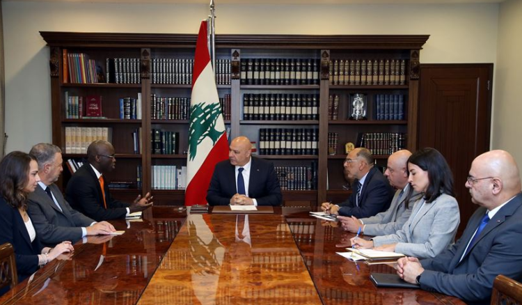 رئيس الجمهورية التقى وفد البنك الدولي وتشديد على الإصلاح المصرفي للموافقة على قرض إعادة الاعمار