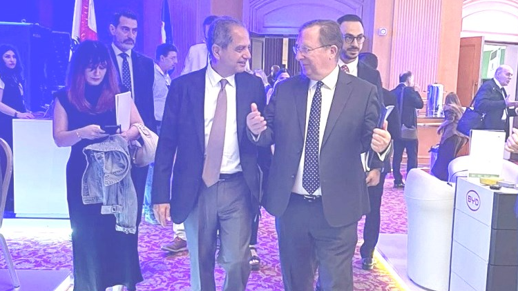 اكد التزام المملكة المتحدة دعم لبنان.. السفير البريطاني اطلق مع وزير الطاقة خطة العمل الوطنية للطاقة المتجددة