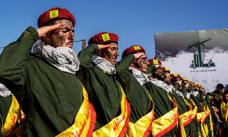 لماذا لا يزال حزب الله الضعيف يشكل تحدياً للحكومة اللبنانية؟