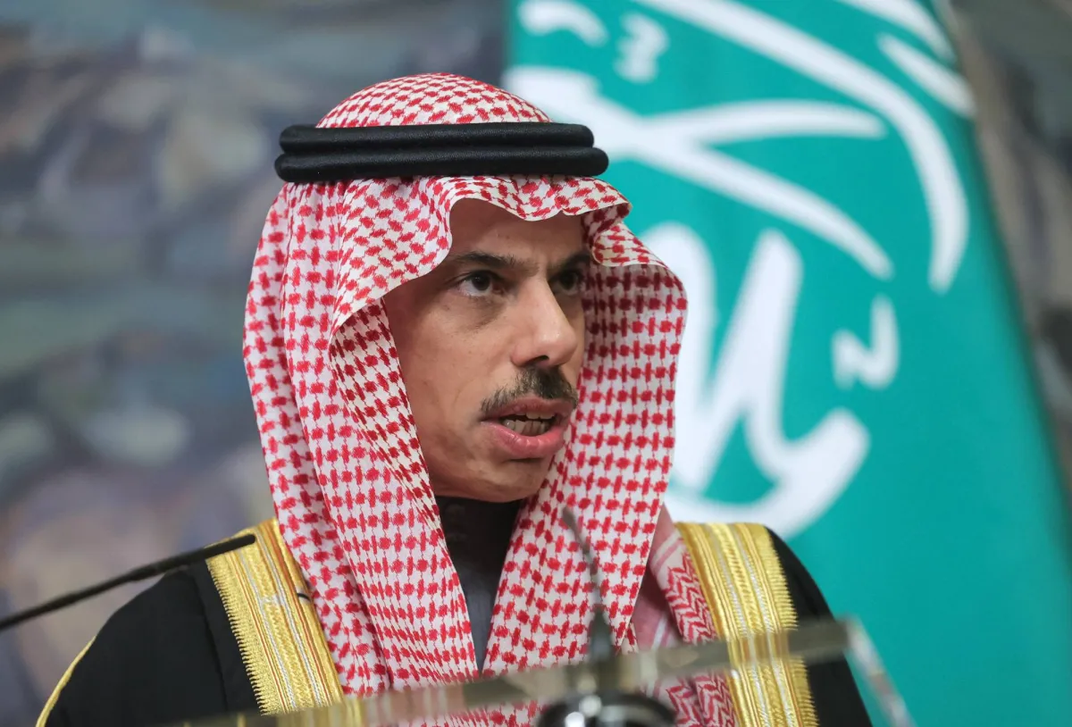 وزير الخارجية السعودي: الحوثيون فتحوا باباً لا يحتملونه