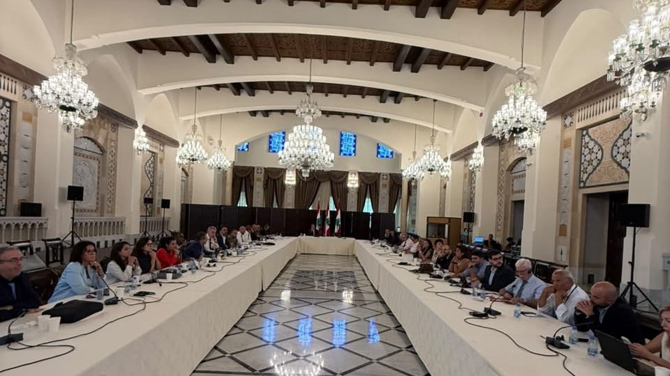 وزارة الأشغال تختتم ورشة النقل الجوي بمقررات عملية وخطوات متابعة لتعزيز القطاع والربط المباشر مع الولايات المتحدة