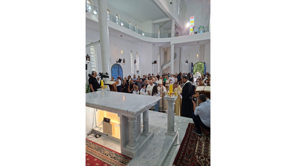 خيرالله في تكريس مذبح كنيسة مار جرجس عبدللي: تعالوا إليه لتحتفلوا بأفراحكم وأحزانكم حاملين أولادكم وشبابكم وعائلاتكم