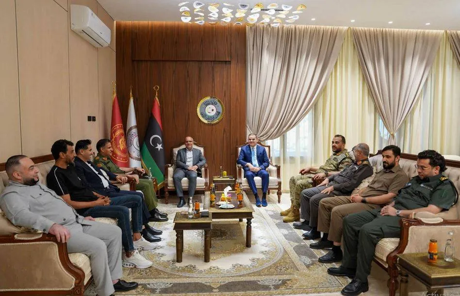 «الوحدة» الليبية تراهن على «الانضباط العسكري» لتطويق نفوذ الميليشيات