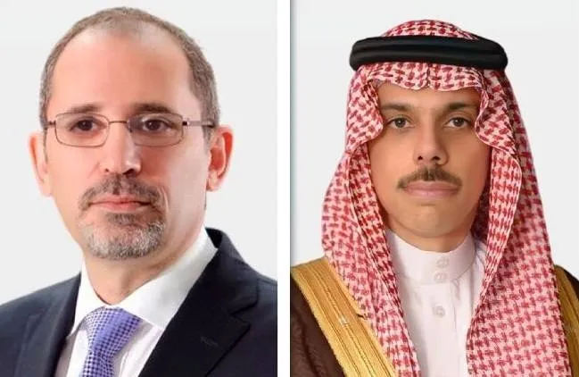 فيصل بن فرحان والصفدي يبحثان تطورات المنطقة