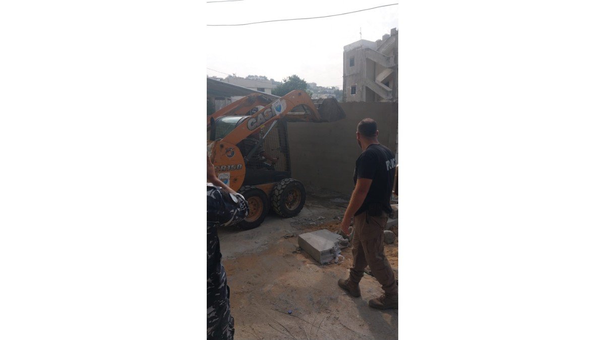 بلدية صيدا تواصل إجراءاتها في إزالة مخالفات البناء
