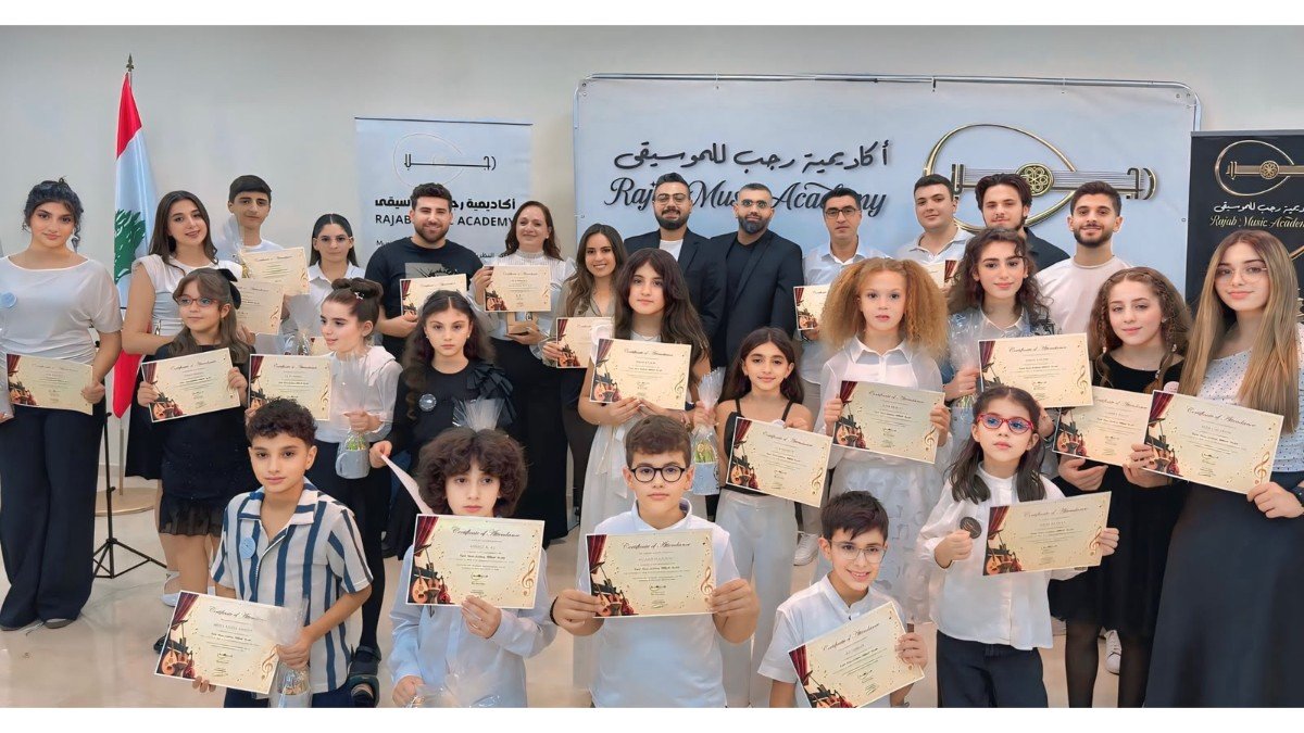 أكاديمية رجب لتعليم الموسيقى تحتفي بمواهب طلابها في أمسية فنية في طرابلس