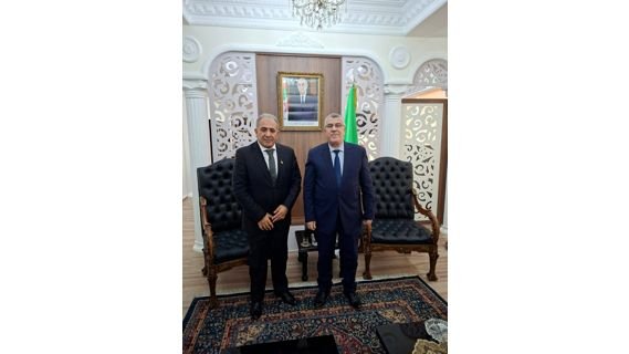السفير الاسعد يستقبل القائم بأعمال سفارة البحرين