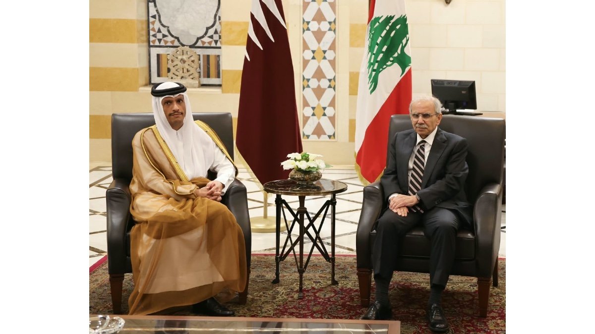 (*) سلام في مؤتمر صحافي مع محمد بن عبد الرحمن: قطر ستتولى تمويل مشروع الكهرباء وتنفيذه وتشغيله من دون كلفة استثمارية مسبقة على الخزينة اللبنانية
رئيس الوزراء القطري: ندعم سيادة لبنان والجيش ونؤكد ضرورة انسحاب إسرائيل من النقاط المحتلة وإعادة إعمار الجنوب