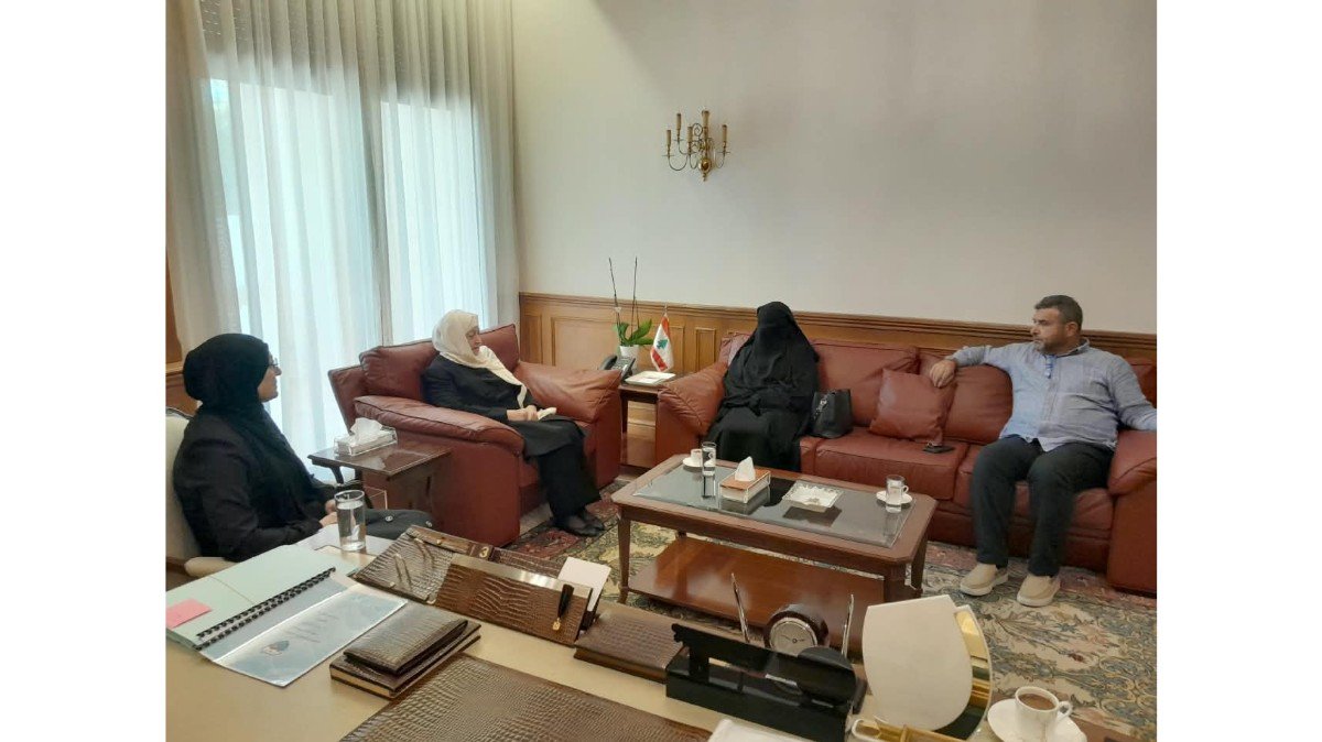 بهية الحريري تستقبل زوجة الشيخ أحمد الأسير