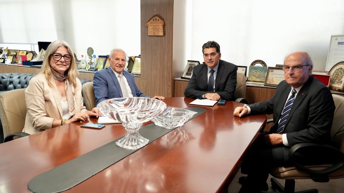 الوزير مرقص بحث مع وفد بريطاني في  تطوير التواصل الحكومي والتقى وفداً عرض لمشروع الدولة المدنية
